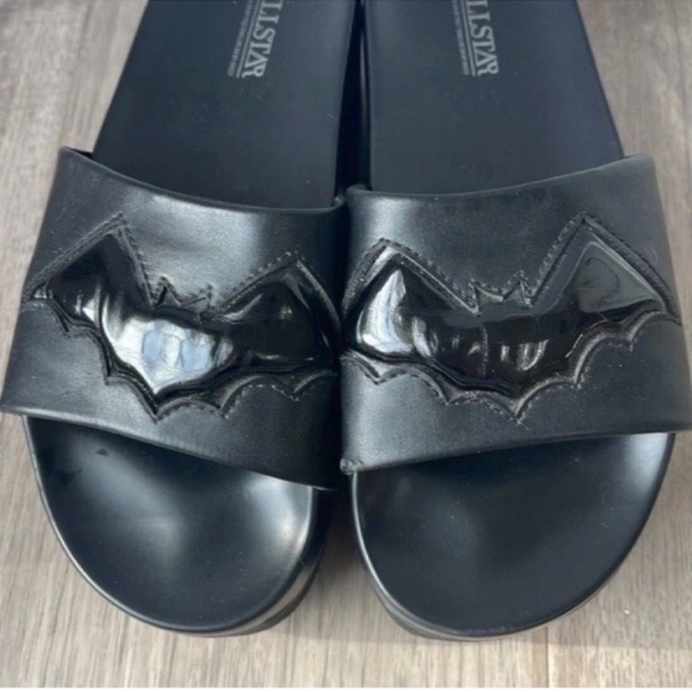 Black Bat Design Women's Slides